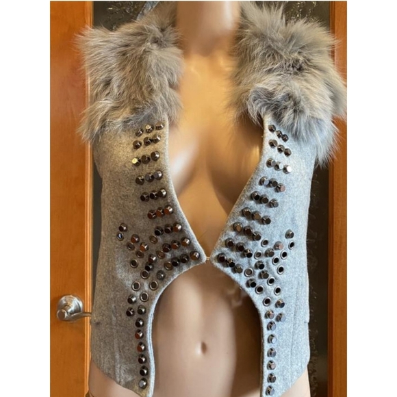NEW TOV Holy G Grey Studded Fox Fur Vest - Picture 6 of 6